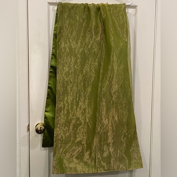 Bohemian chartreuse silk wrap - Picture 4 of 12